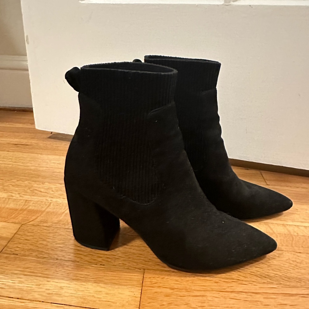 As New Steven by Steve Madden Suede Ankle Bootie Size 10